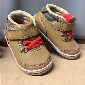 Like new surprised by stride rite boys shoes